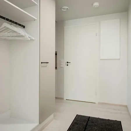 Convenient For 1 In Laajakallio Appartement *